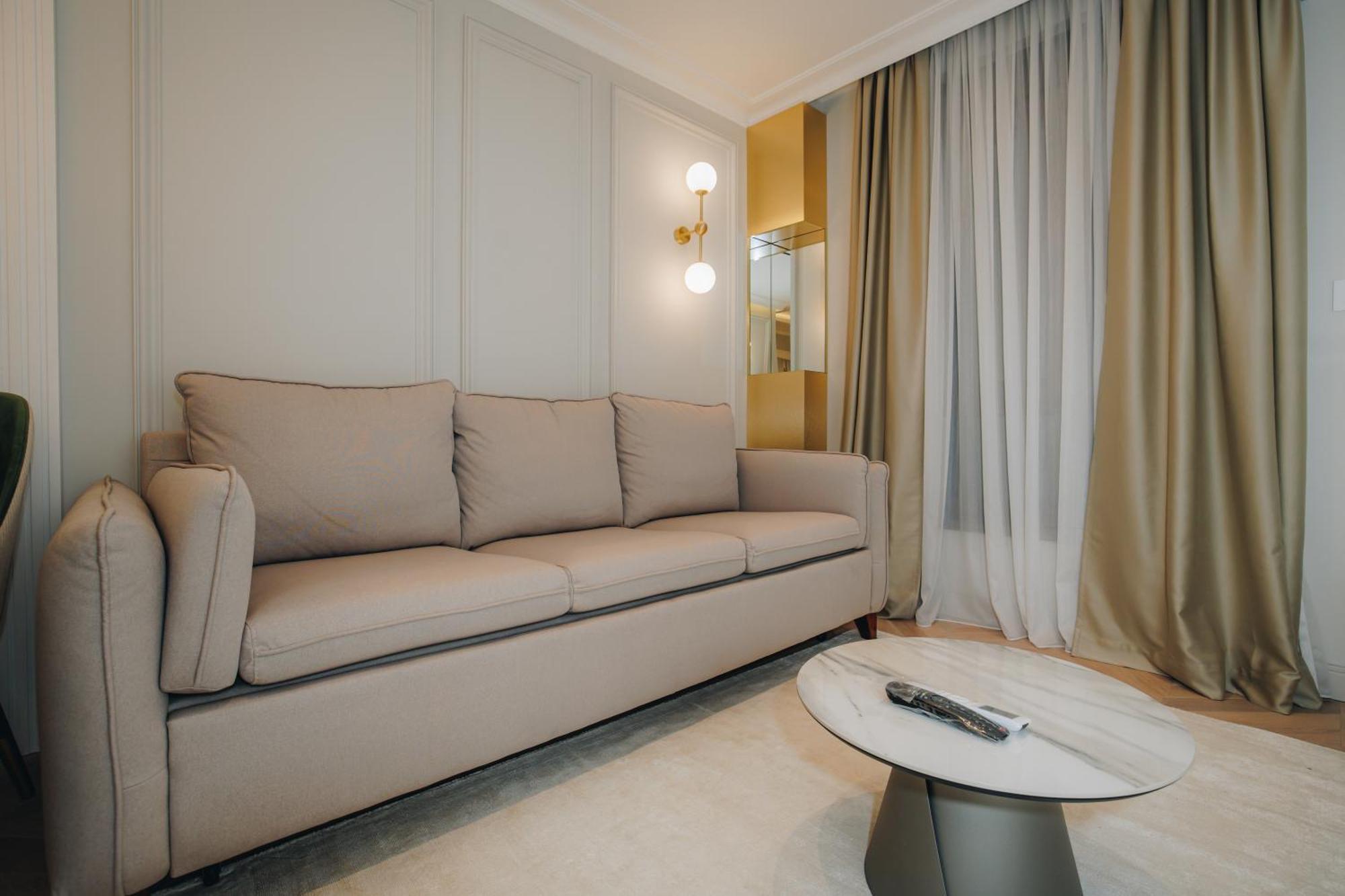 Marble Apartment *